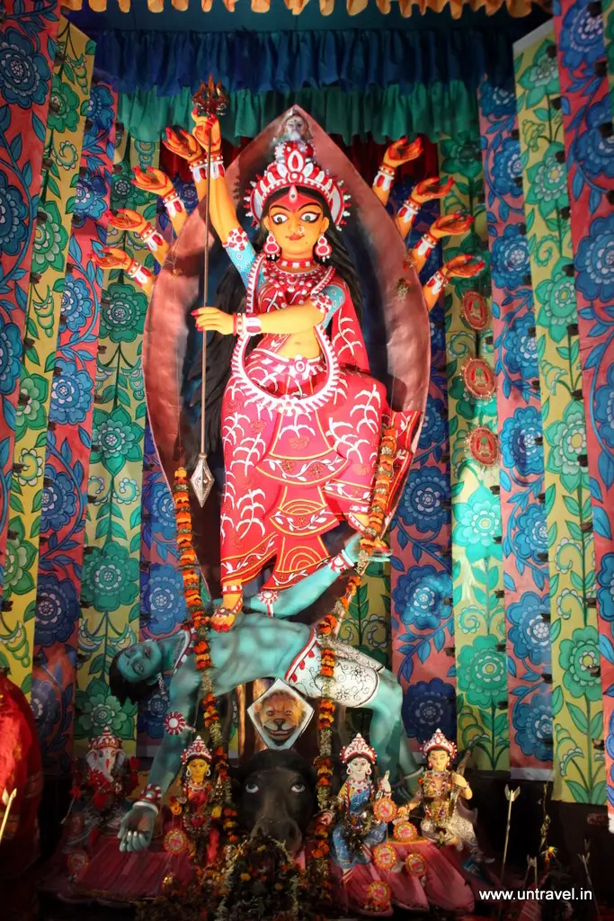 A glorious idols of Durga at one of the pandals in Kolkata!